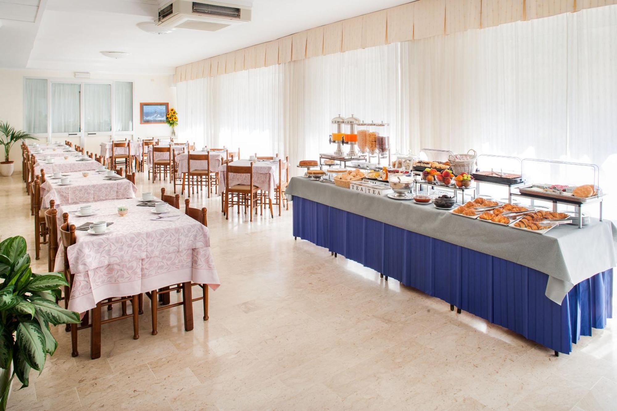 Hotel Curtis Centrale Алассио Экстерьер фото