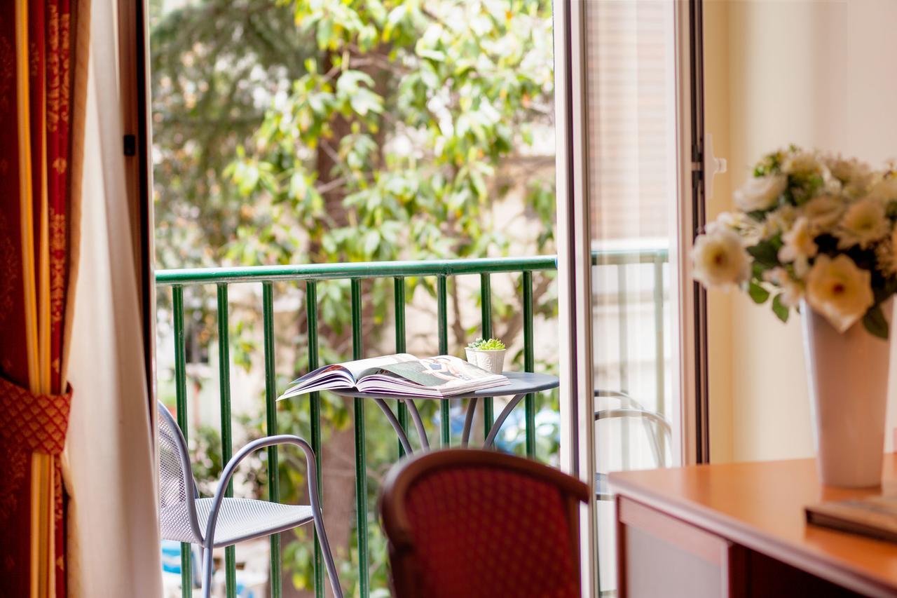 Hotel Curtis Centrale Алассио Экстерьер фото